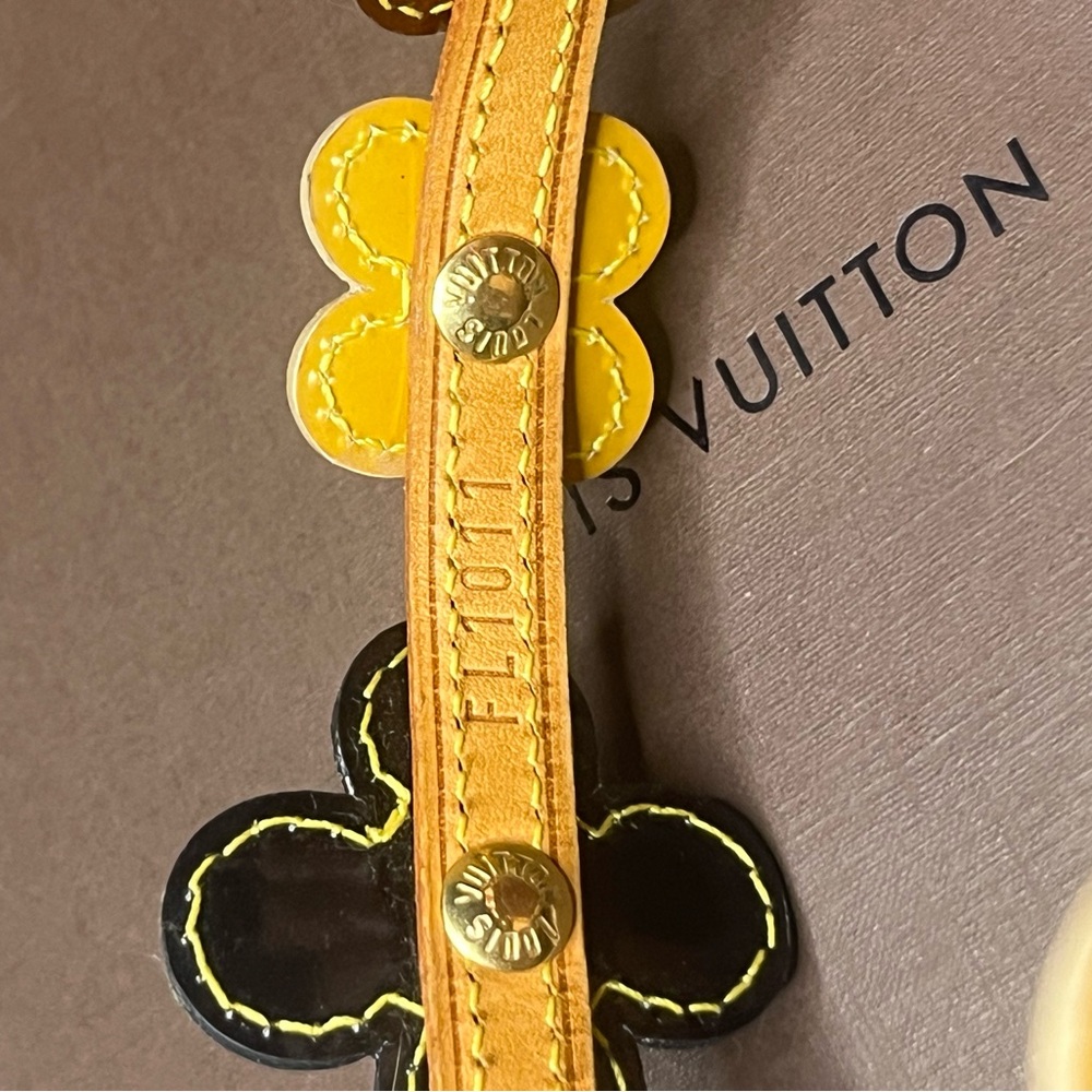 Louis Vuitton Patent Fleur Flower
Double Wrap Vachetta Bracelet - Picture 6 of 11